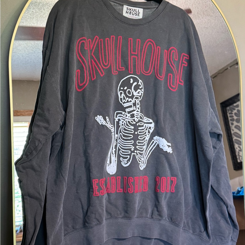 Skull House Black Graphic Sweatshirt